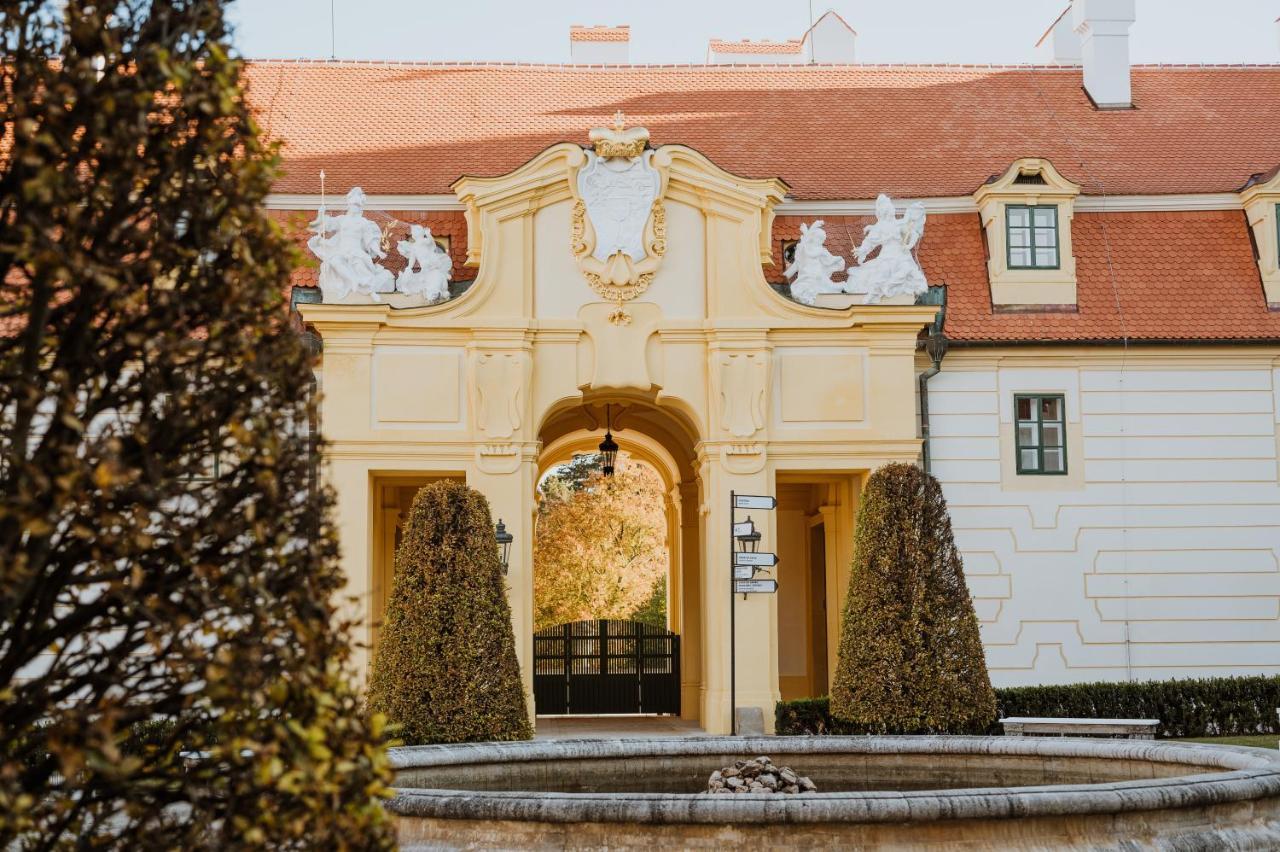 Zamecky Hotel Anton Florian Вальтице Экстерьер фото
