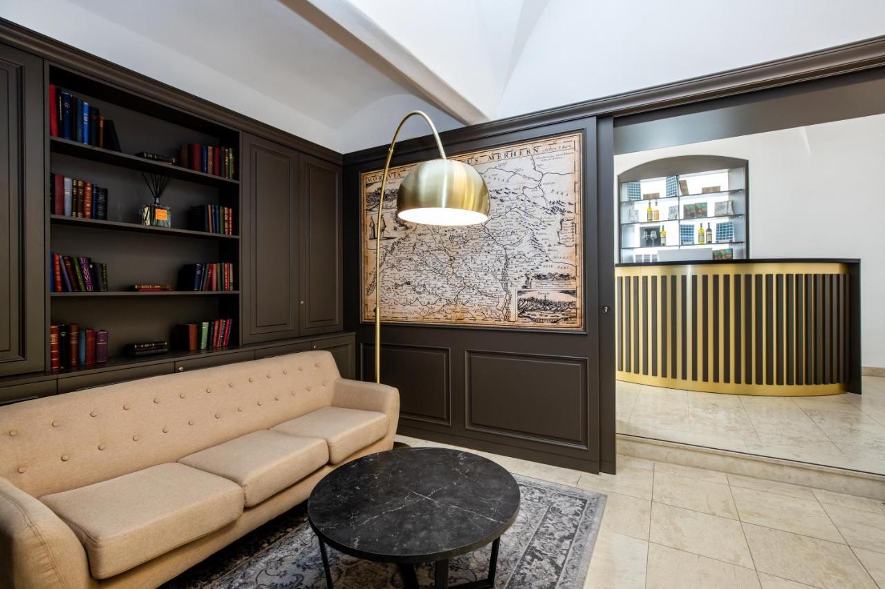 Zamecky Hotel Anton Florian Вальтице Экстерьер фото