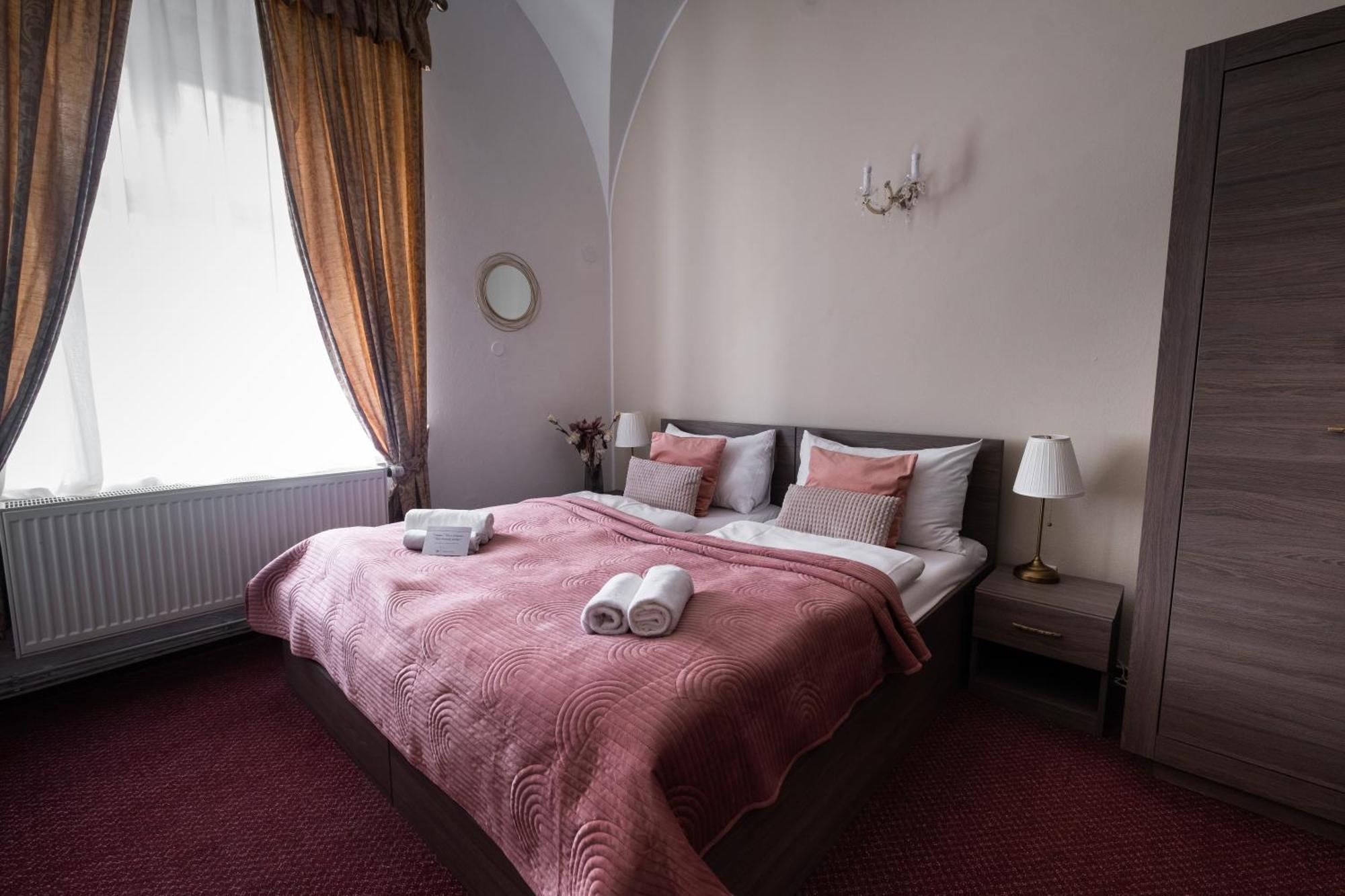 Zamecky Hotel Anton Florian Вальтице Экстерьер фото