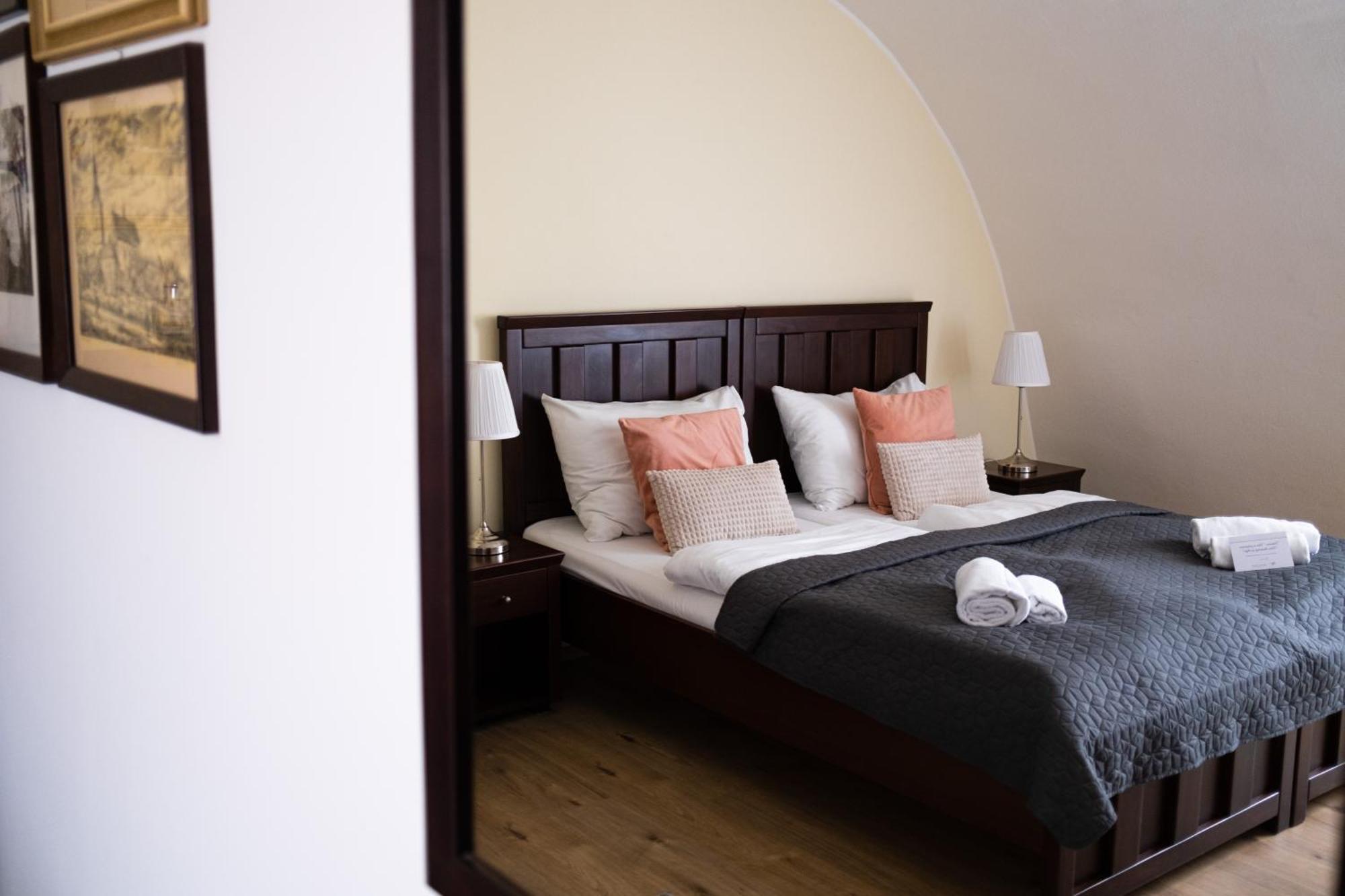 Zamecky Hotel Anton Florian Вальтице Экстерьер фото