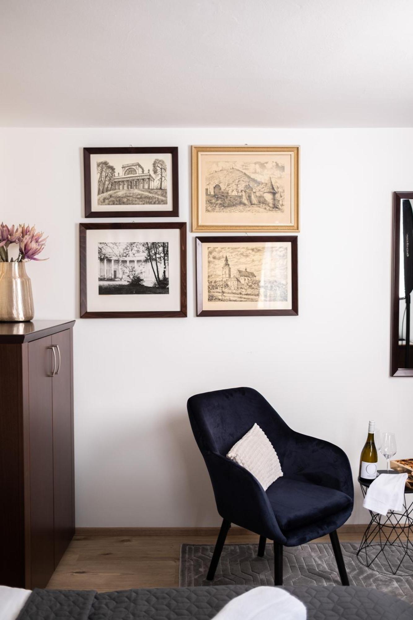 Zamecky Hotel Anton Florian Вальтице Экстерьер фото